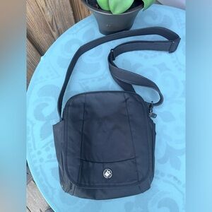 Pacsafe Travel Metrosafe Anti Theft Gear Black Crossbody Bag.